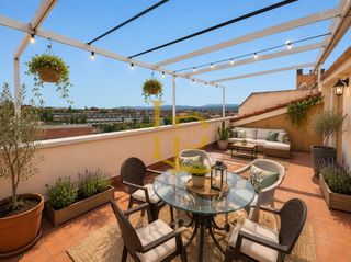 Attique à Mercat. Ático dúplex de 4 habitaciones con terrazas  y vistas espectacul