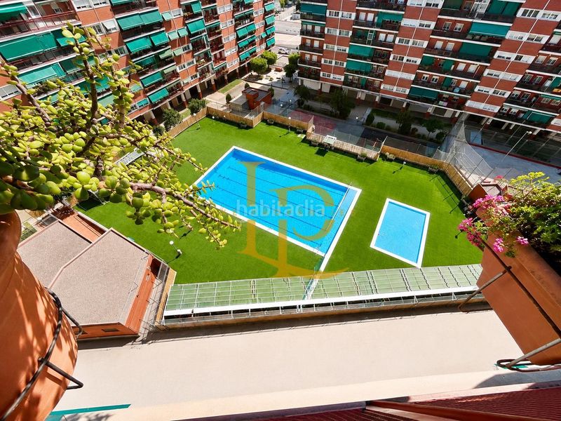 Foto 642f9b0e-fdf0-4926-a2d0-a3924a4f75b6. Pis amb calefacció aparcament piscina a Concòrdia Sabadell
