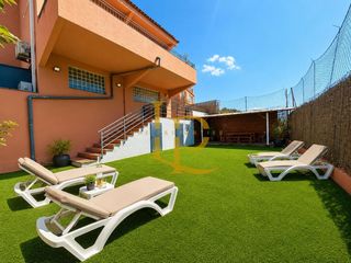Casa en Castellnou-Can Mir-Can Solà. Casa en venta con piscina jardín y garaje, perfecta para disfrut