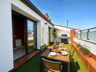 Duplex  Carrer de la mare de déu de lourdes. Precioso dúplex con terraza, garaje y trastero en rubí