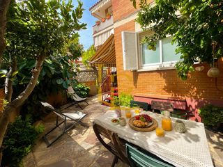 Planta baixa  Carrer de castella. Preciosa planta baja con terraza y garaje en cerdanyola del vall