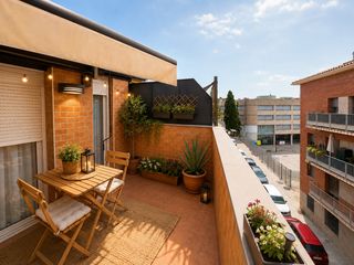 Duplex  Carrer de lepant. Bonito y luminoso dúplex de 142 m2 con dos terrazas privativas