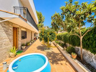 Maison à Castellnou-Can Mir-Can Solà. Espectacular casa en venta (dos viviendas) con jardin