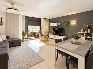 Dúplex a Carrer de castella 34. Dúplex señorial, elegante y muy luminoso con plaza de parking en