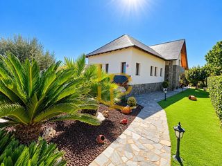 Maison  Carrer ametllers. Exclusiva propiedad | una casa extraordinaria de 500 m² sobre un