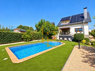 Casa  Carrer ametllers. Exclusiva propiedad | una casa extraordinaria de 500 m² sobre un