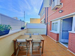 Maison jumelée  Carrer cáceres. Oportunidad!! casa adosada  con 4 habitaciones, 3 baños , terraz