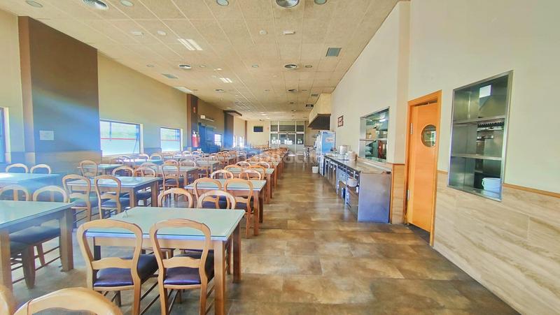 Foto df2baade-12db-4046-a67b-c6a1561c915b. Business premise with heating in Can Roses Rubí