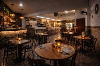 Local Comercial en Can Palet. Bar en venta equipado con vivienda en terrassa