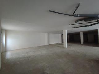 Local commercial à Passeig de pau claris 66. Oportunidad!! local en venta de 380m2 de dos plantas con escapar