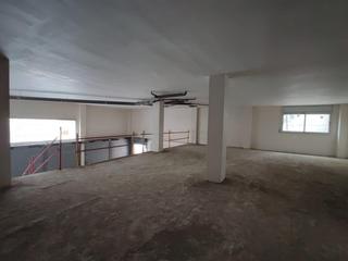 Local Comercial a Passeig de pau claris 66. Oportunidad!! local en venta de 380m2 de dos plantas con escapar