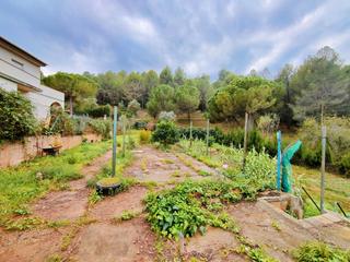Terrain résidentiel à Carrer tibidabo 5. Terreno en venta en castellbisbal