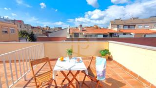 Etagenwohnung  Carrer del nord. Precioso piso de 4 habitaciones con espectacular terraza en vent