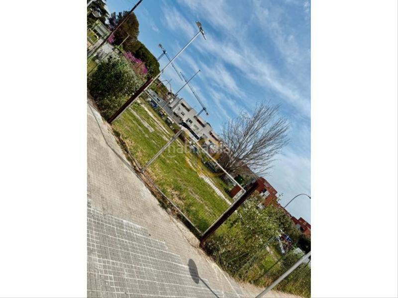 Foto b860e89d-05f2-4a16-9a87-b153ec35b48d. Terreny residencial a Mercat Rubí