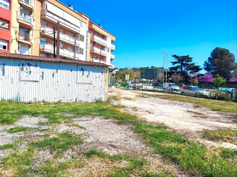 Foto dc2f83b2-74bd-495b-932b-a052defa1315. Terreny residencial a Mercat Rubí