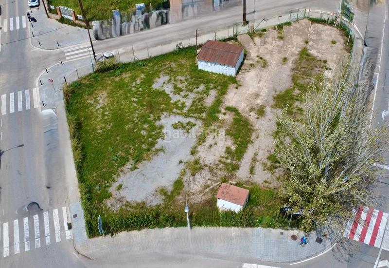 Foto f02c716f-89a6-44e8-8f33-86d151e80e6a. Terreny residencial a Mercat Rubí