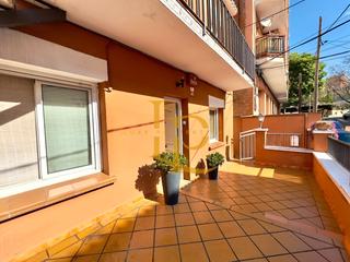 Casa en Ca n´Oriol. Bonita casa en planta baja de tre habitaciones con dos terrazas