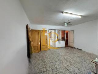 Flat  Carretera de sabadell. Vivienda con local comercial en venta en rubí