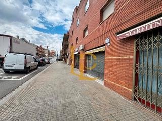 Lloguer Local Comercial a Avinguda de l'estatut 132. Local en alquiler en avenida del estatut en rubí