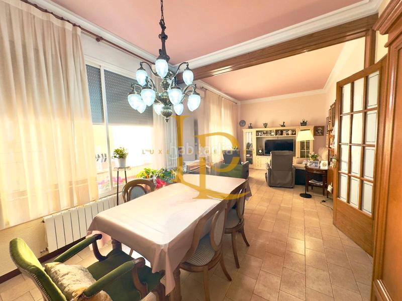 Foto 083322b9-d7a2-4b86-9215-7f37f05ca6e1. Semi detached house with heating parking in Ca n'Aurell Terrassa