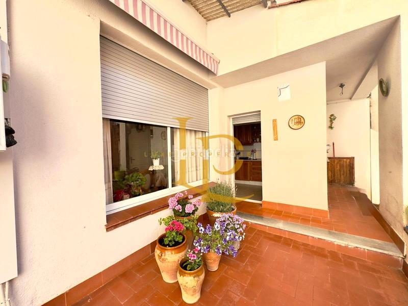 Foto 12a04dd6-790a-4822-915b-9165e8a2d65e. Semi detached house with heating parking in Ca n'Aurell Terrassa