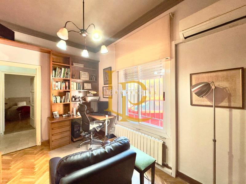 Foto 2d4abdc3-fa7e-4d9f-b47a-f35ea0a31720. Semi detached house with heating parking in Ca n'Aurell Terrassa