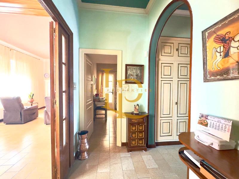 Foto 3c648800-7a0e-48db-8ed8-3dd0c472c102. Semi detached house with heating parking in Ca n'Aurell Terrassa