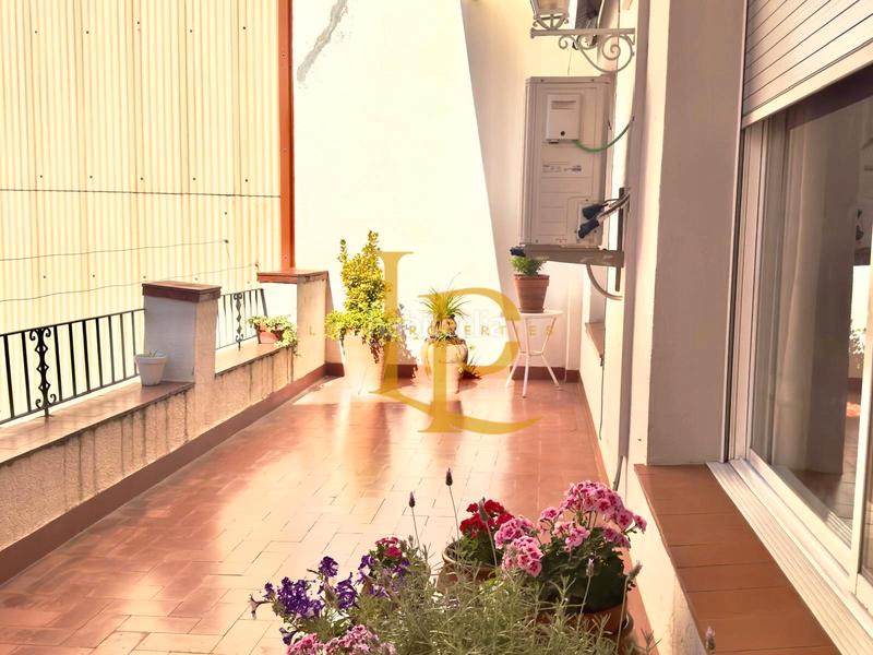 Foto 404f4f54-7f01-4352-ab23-784e9dd36aed. Semi detached house with heating parking in Ca n'Aurell Terrassa