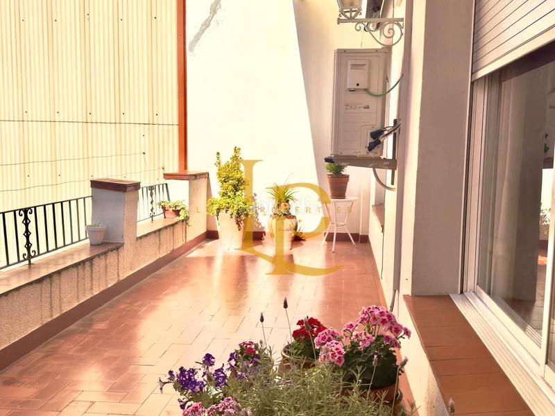 Foto 44cf0abe-e834-4b1b-9f0e-95abdb130915. Semi detached house with heating parking in Ca n'Aurell Terrassa