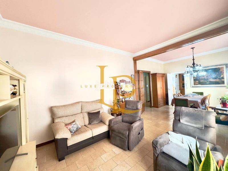 Foto bee66f74-047d-4534-acaa-e38686c03c0d. Semi detached house with heating parking in Ca n'Aurell Terrassa