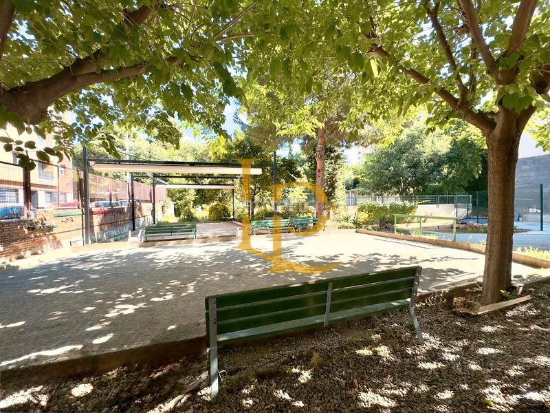 Foto de52707a-773d-4cb1-86b3-d5da87a159d5. Semi detached house with heating parking in Ca n'Aurell Terrassa