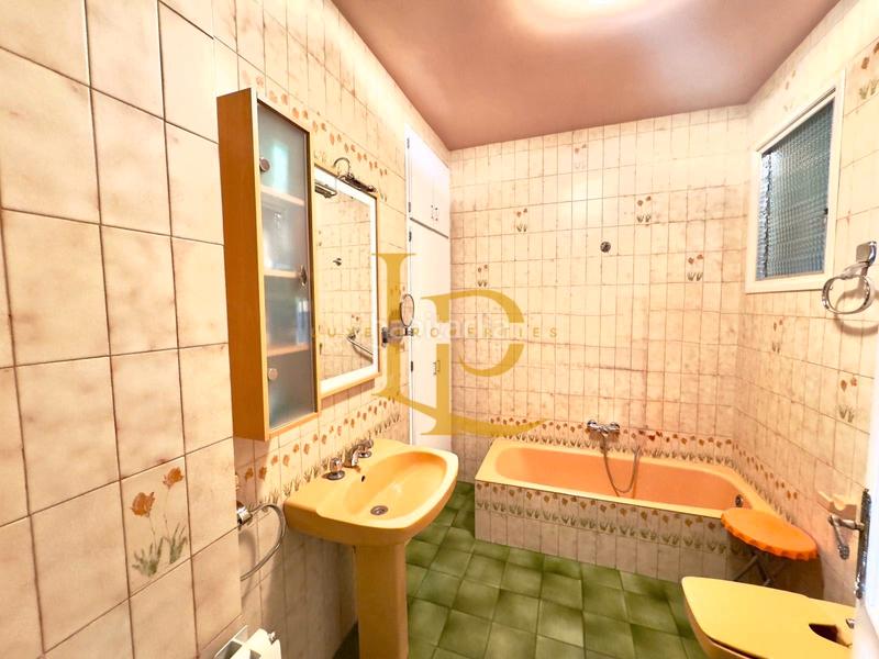 Foto e87c2631-8a33-4e2f-a234-74662f4479f3. Semi detached house with heating parking in Ca n'Aurell Terrassa