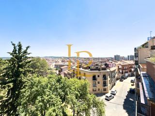 Piso en Carrer del topazi 45. Precioso piso muy luminoso con balcon y plaza de aparcamiento