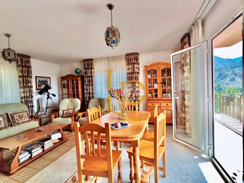 Foto 1f3a2c2c-d0b3-4bf8-a56d-b60749f6ccdf. Xalet amb calefacció aparcament piscina a Can Vinyals Esparreguera