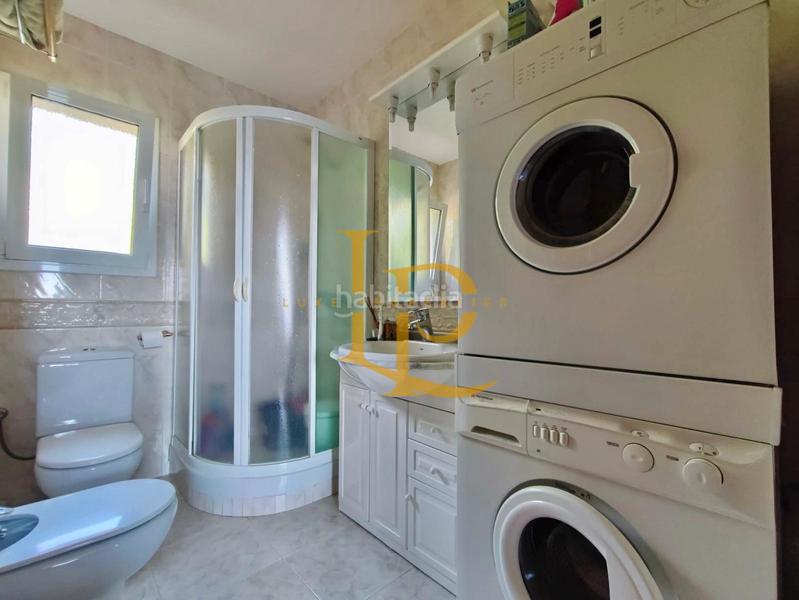 Foto 397ec505-4a48-47ac-b385-d564daedbb2d. Xalet amb calefacció aparcament piscina a Can Vinyals Esparreguera