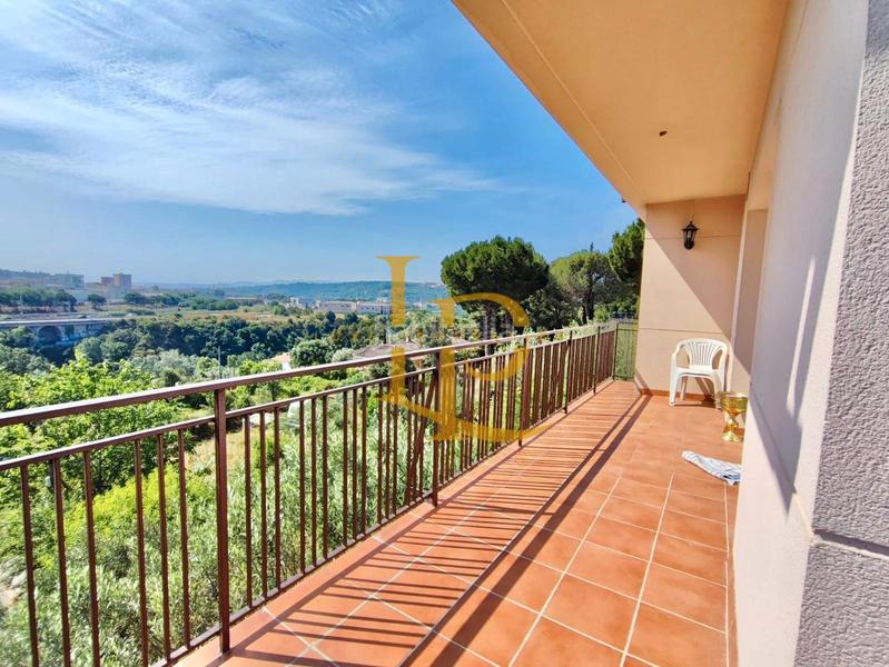 Foto 3daafa5a-9576-4be5-ae0b-73e7056c8eff. Xalet amb calefacció aparcament piscina a Can Vinyals Esparreguera