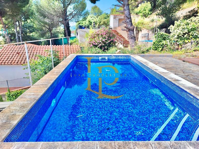 Foto 83837ce0-9329-4ddf-b2d3-f63e8bf5e0c7. Xalet amb calefacció aparcament piscina a Can Vinyals Esparreguera