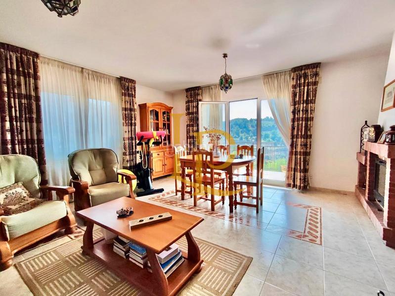 Foto e4760c94-09c8-4f5e-b548-8976f813ec22. Xalet amb calefacció aparcament piscina a Can Vinyals Esparreguera