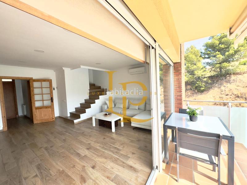 Foto 824b32df-a92f-4070-9d4f-92795dcb2f37. Dúplex espectacular ático dúplex con terrazas y dos plazas de garaje en venta en el nius con vistas directas al bosque de sant joan,. en Rubí