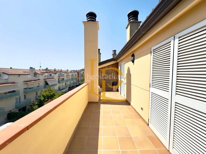 Foto 97f4af26-c33d-4151-ad65-0f28404e7ba2. Dúplex espectacular ático dúplex con terrazas y dos plazas de garaje en venta en el nius con vistas directas al bosque de sant joan,. en Rubí