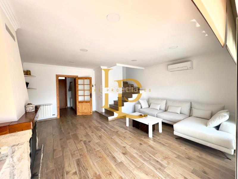Foto 9fc57da4-a861-4b3d-969f-941bd6665c0e. Dúplex espectacular ático dúplex con terrazas y dos plazas de garaje en venta en el nius con vistas directas al bosque de sant joan,. en Rubí