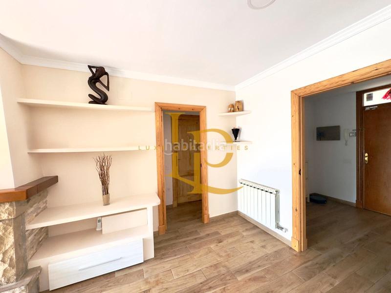 Foto a5e5859f-3fe1-46ff-937a-d195ae755880. Dúplex espectacular ático dúplex con terrazas y dos plazas de garaje en venta en el nius con vistas directas al bosque de sant joan,. en Rubí