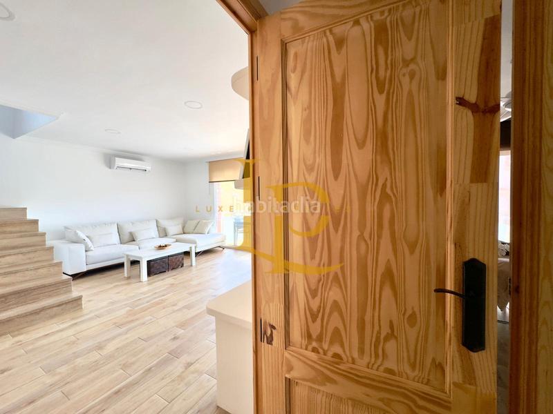Foto fd261a9f-85f3-4546-ac09-7b31c42e8a8e. Dúplex espectacular ático dúplex con terrazas y dos plazas de garaje en venta en el nius con vistas directas al bosque de sant joan,. en Rubí