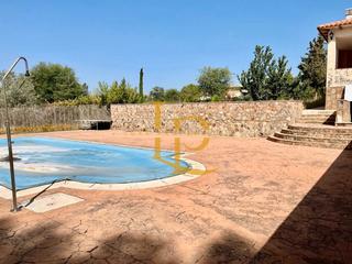 Maison à Villar de Cañas. Preciosa casa con piscina y 6000m2 de terreno rodeada de natural