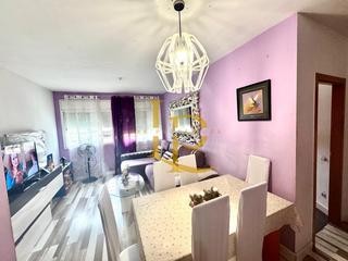 Piso en Mercat. Piso de tres habitaciones en venta ! solo inversores!! inmueble