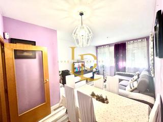 Flat in Mercat. Piso de tres habitaciones en venta ! solo inversores!! inmueble