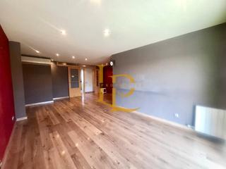 Pis  Carrer de serafí pitarra. Precioso y luminoso piso de tres habitaciones con terraza y gara