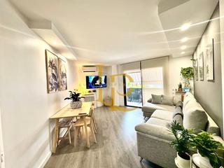 Appartamento  Carrer de primer de maig. En venta amplio y luminoso piso exterior de 4 habitaciones, dos