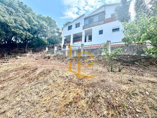 Haus  Carrer del mig. Preciosa casa con jardín de mil metros y con vistas espectacular