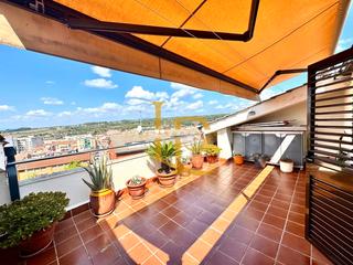 Dúplex  Avinguda de l'estatut. Ático dúplex en venta en rubí – zona privilegiada, 4 habitacione